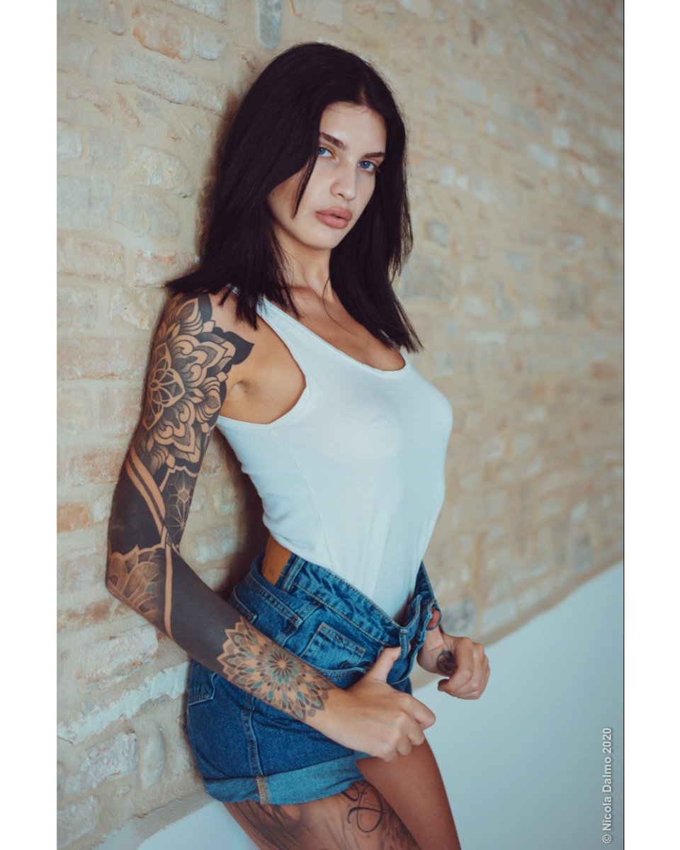 NicPortrait's tweet image. Bobonco
.
.
.
#portrait #ritratto #modella #model #portraiture  #nicfoto #italiangirl #portraitpage #photography  #portraitphotography #cute #ootd #girl #instagirl #portrait_mood #snapseed #moodyports #lightroom #portsinspired
#portrait_italian_style #portrait_italy #streetstyle