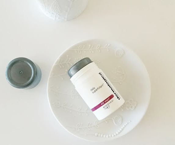 The M-List ♥  DAILY SUPERFOLIANT AGE SMART DE DERMALOGICA | REVIEW dlvr.it/S91gBg