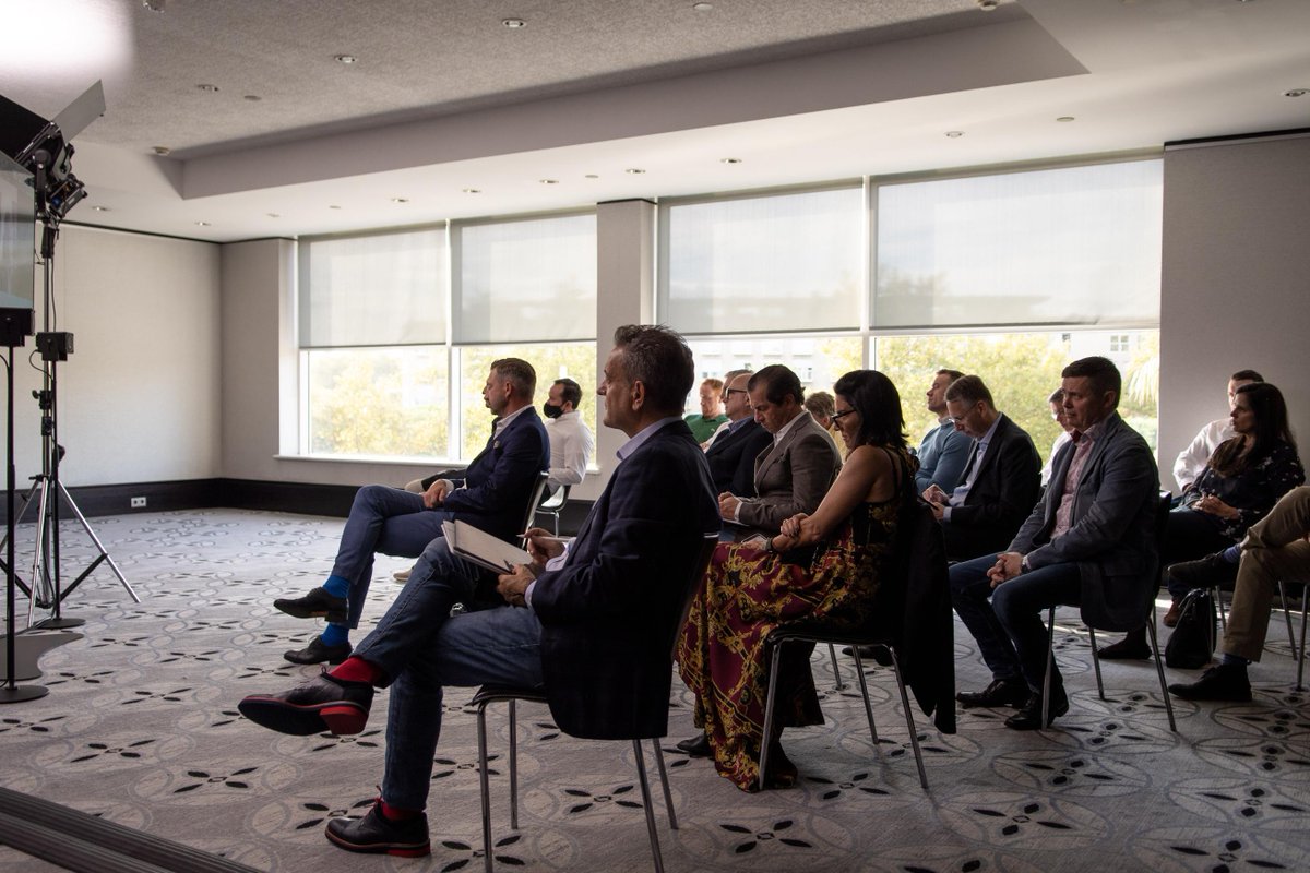 CanapiiOfficial's tweet image. Another exciting day at the largest hybrid event, Canalys forums EMEA, hosted in Barcelona. ✨Here&apos;s a glimpse of the great experiences at Day 1 of #Canalysforums21! #canapii #virtualevents #hybridevents #events #eventplatform #virtualeventplatform #eventprofs #eventplanning