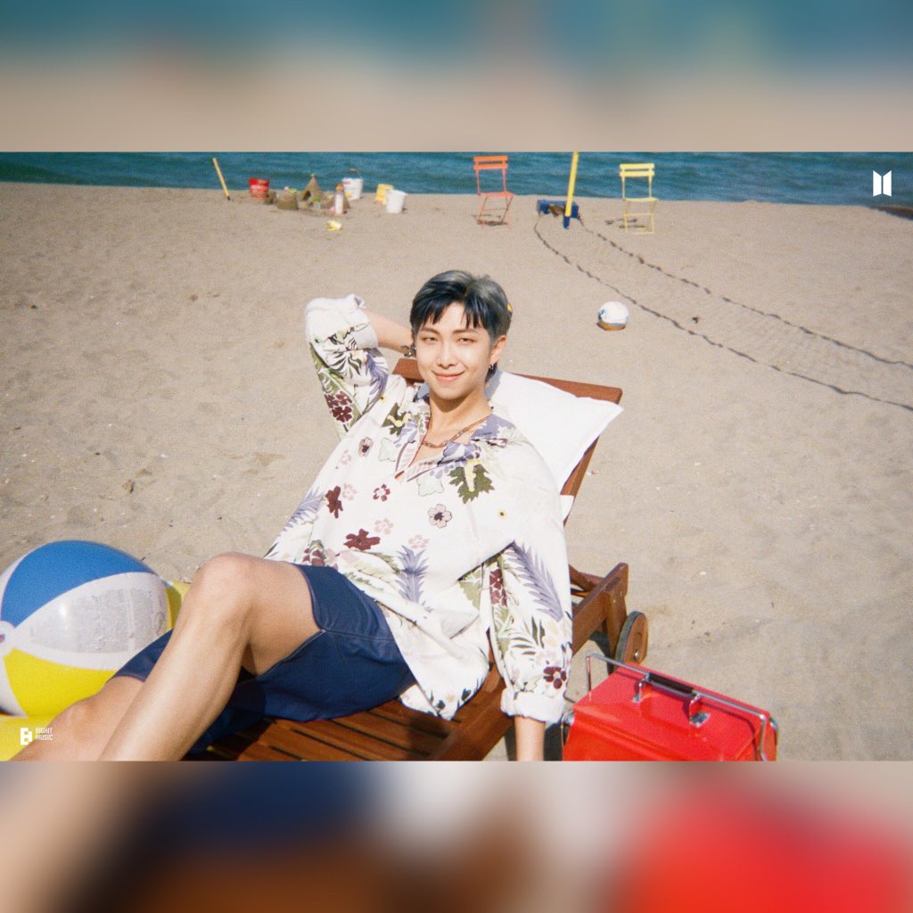 TheRealMe_RM's tweet photo. [ 🐳 | FOTO ] 

Cámara de película con #BTS 

#BTS  #방탄소년단RM #방탄소년단 #Namjoon #RM #ARMY @BTS_twt https://t.co/jkCYqRzMWF
