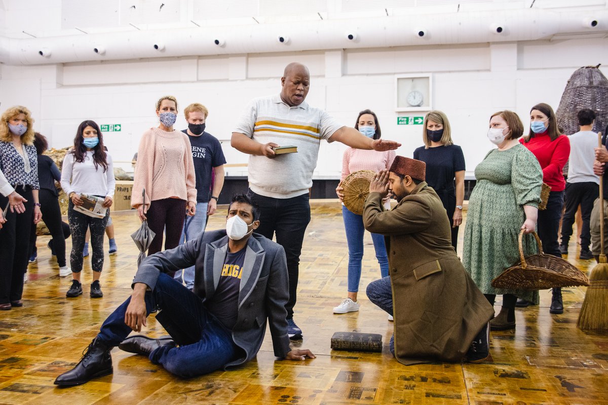 E_N_O's tweet photo. Who's joining us for #ENOSatyagraha next week? 🙋♀️
The #ENO2122 Season officially opens 14 Oct with @philipglass's mesmerising opera about Gandhi’s early years in South Africa.
Find out more 👉 https://t.co/73uahZx3U9 https://t.co/GkF4B8HmRY