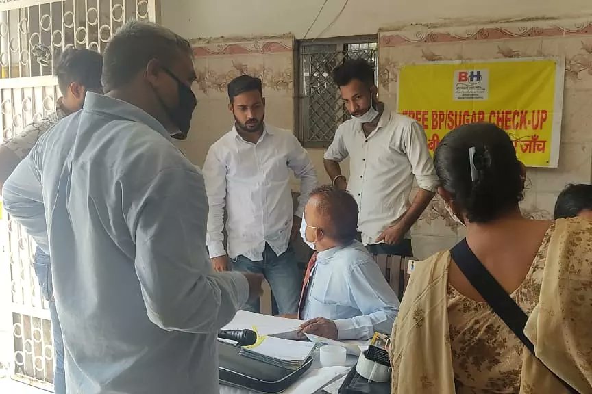 ashwani2101's tweet photo. #सेवा_और_समर्पण_अभियान व समर्पण अभियान के अंतर्गत  #नजफगढ_जिला_युवा_मोर्चा  द्वारा जिले मे मंत्री निखिल धवन द्वारा हस्ताल मे फ्री हेल्थ चेकअप कैंप लगवाया गया जिसमे लोगो ने इसका लाभ उठाया...।
#najafgarhjilayuvamorcha 
@narendramodi
@JPNadda @p_sahibsingh @TajinderBagga @RSSorg https://t.co/mOC5EiPRYn