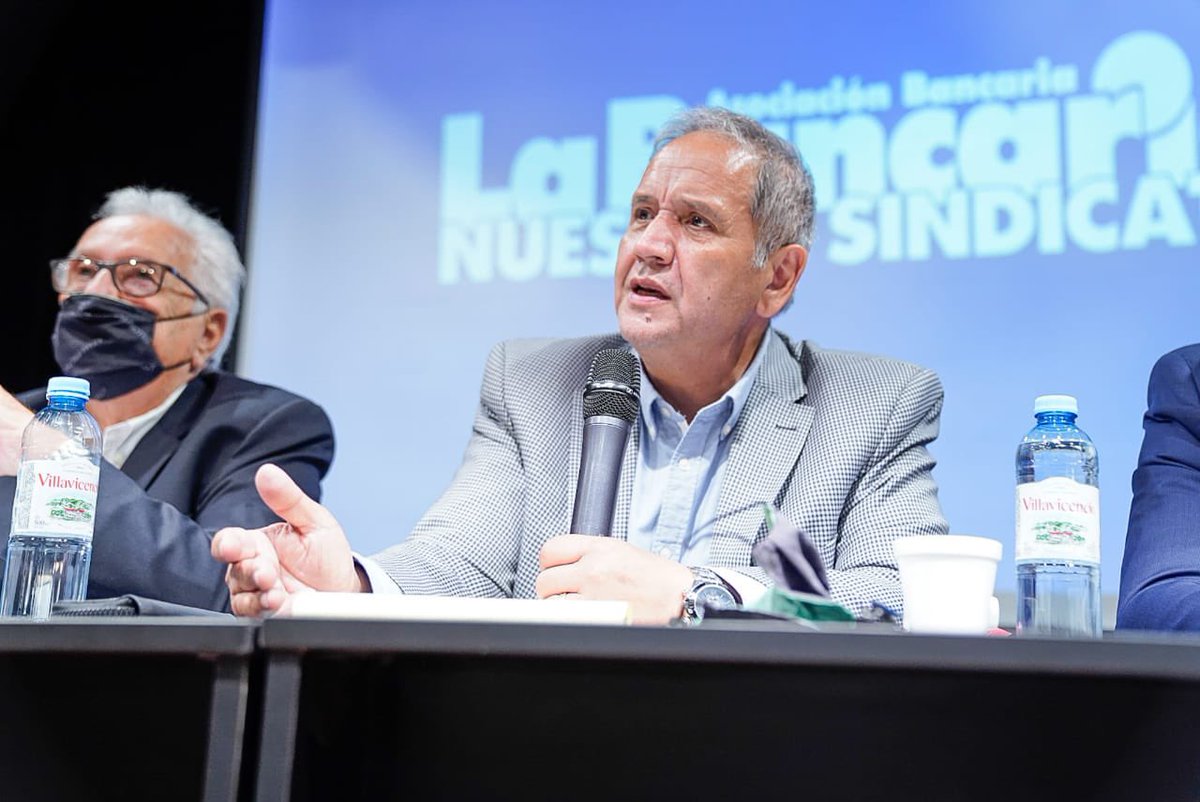 SergioOPalazzo's tweet photo. Ayer inauguramos junto a la cra Alejandra Estoup los cursos de formación sindical  en la Seccional Buenos Aires.
Contamos con la presencia en la apertura de dos grandes luchadores y amigos el Senador Mariano Recalde y el ex diputado nacional Héctor Recalde. https://t.co/WD6Wd3utGa