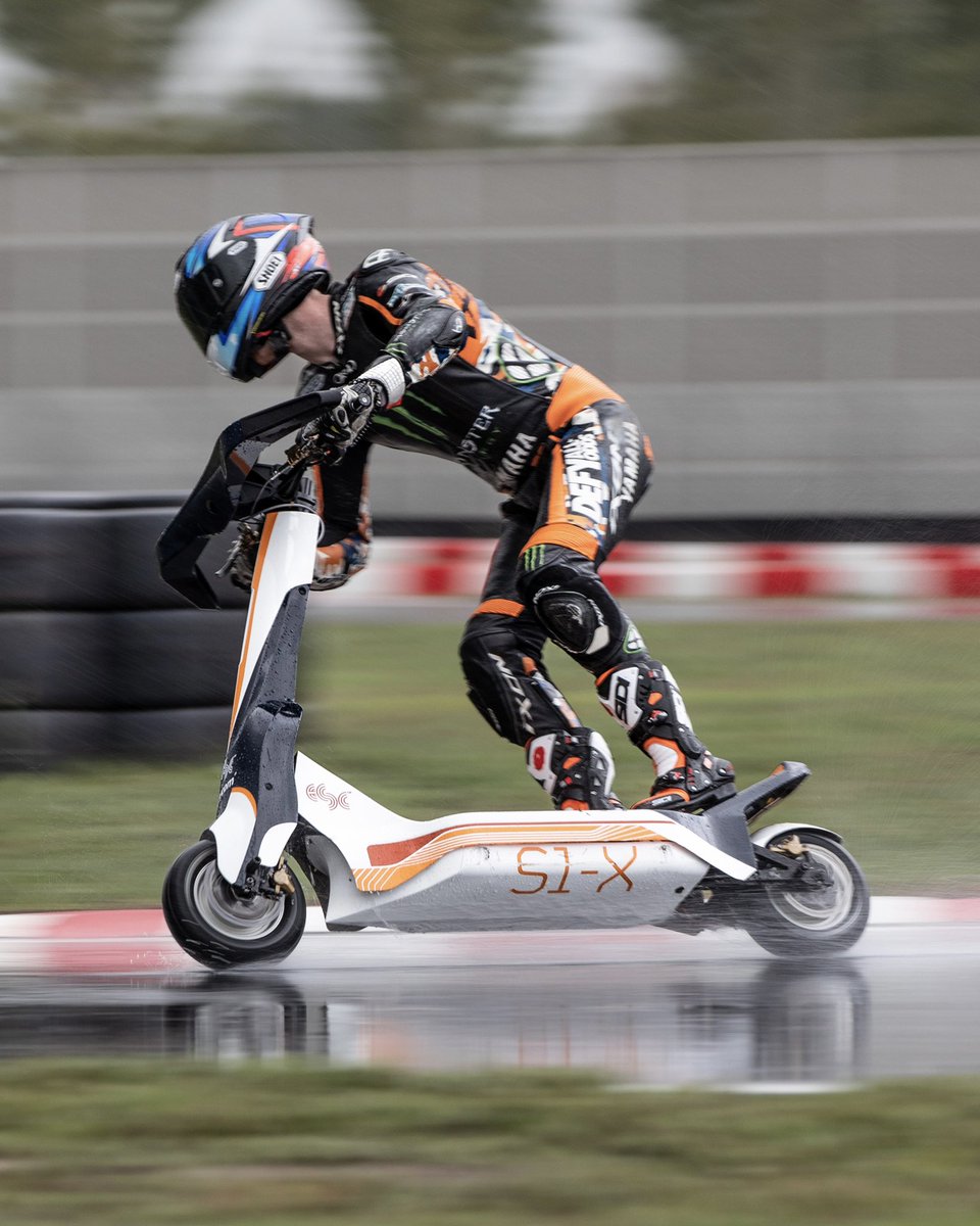 eSC_LIVE's tweet photo. The first wet weather test for the S1-X 🌧 

#eSkootr | #eSCRacing https://t.co/dtN1rRCJVJ