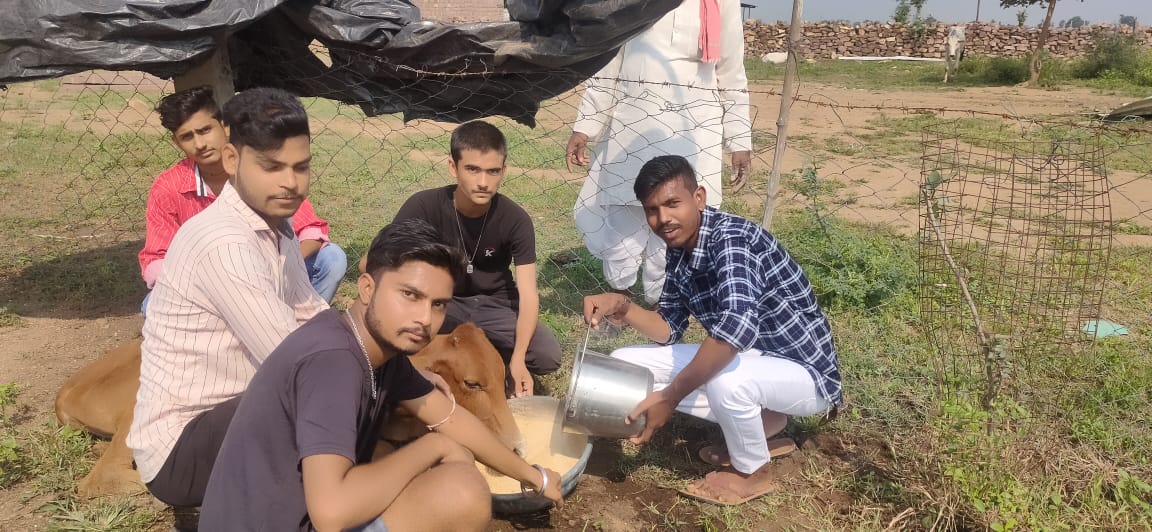 hada_abvp's tweet photo. भारतीय राष्ट्रीय युवा परिषद कोटा संभाग और ऑन ट्रैक संस्थान के सहयोग से सम्पूर्ण प्रदेश में आज अमावस्या के दिन पुनीत अन्नदान का कार्यक्रम आयोजित हुआ। @Nitin1524 @Creativemayank8 https://t.co/fzm5KIgu5Q