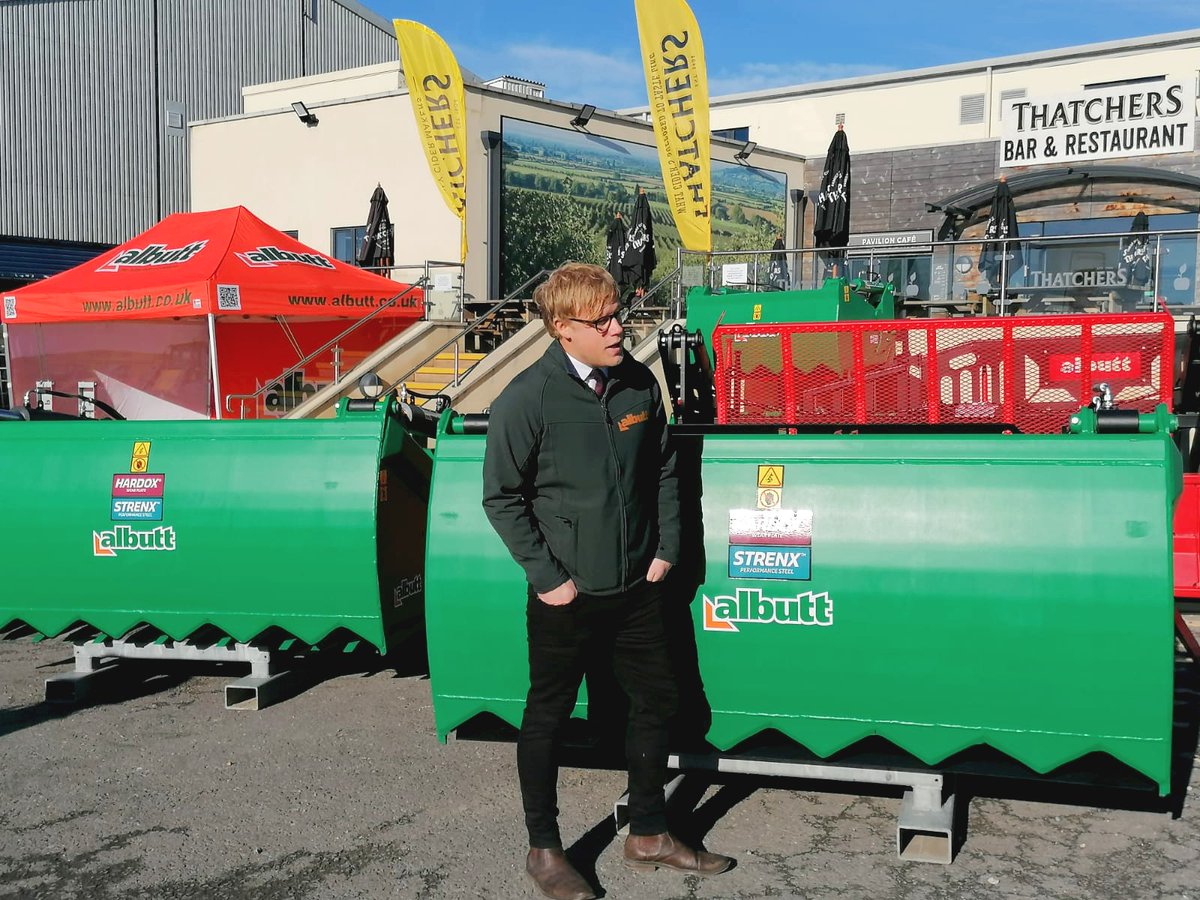 Great speaking to <a href="/AlbuttLtd/">Albutt Attachments</a> sales manager Dan Cross this morning about the Shear Bucket, on display at <a href="/BathandWest/">Royal Bath and West</a> #dairyshow today. 

It's based on the ultra high strength design of the Shear King range 💪