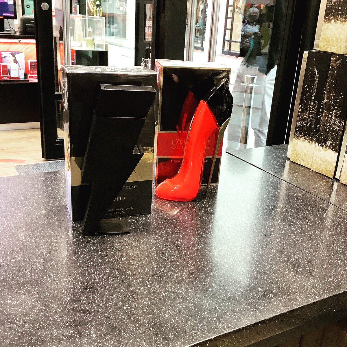 Behind every Bad Boy is a Very Good Girl 😍
The brand new perfect pair from Carolina Herrera is in store now! 

#carolibaherrerafragrances #theperfumeshop #tpsgunwharfquays