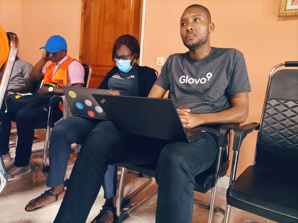 BanqueIvoire's tweet photo. Poursuivant son implication à la cause sociale, le personnel de Glovo Côte d'Ivoire a consacré 5 heures de son temps en transfert de compétences aux personnels et bénévoles  de la @BanqueIvoire dans les domaines: L'impact social, le Marketing et  les opérations. https://t.co/ZLRObqycWA