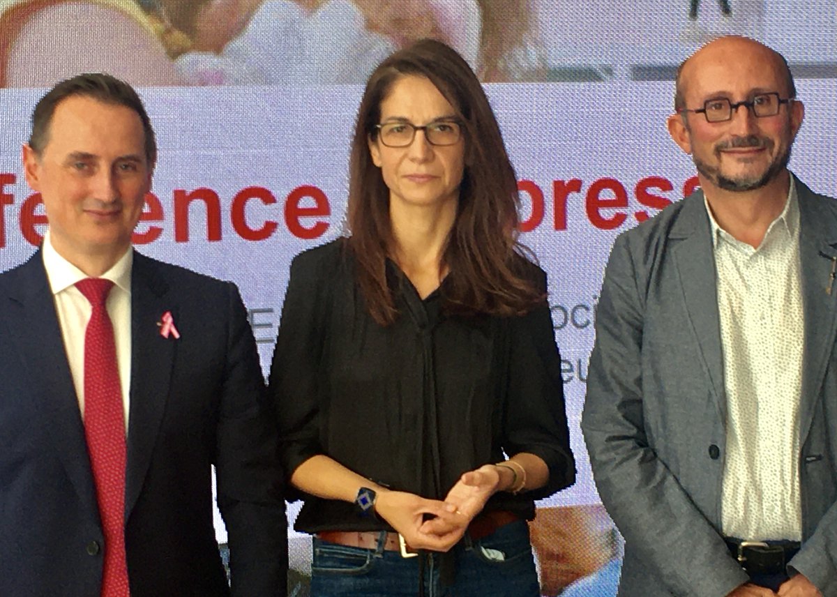 GroupeBPCE's tweet photo. #Cyberharcèlement | @NicolasBalerna (@Caisse_Epargne), Didier Caylou (@AudirepEtudes) et Justine Atlan (@eenfance/3018) ont dressé ce matin un état des lieux des problématiques liées au #cyberharcèlement chez les jeunes. Une étude inédite à découvrir ici 👉🏼https://t.co/gf9NMbcaUl https://t.co/HbdaEDZkMx
