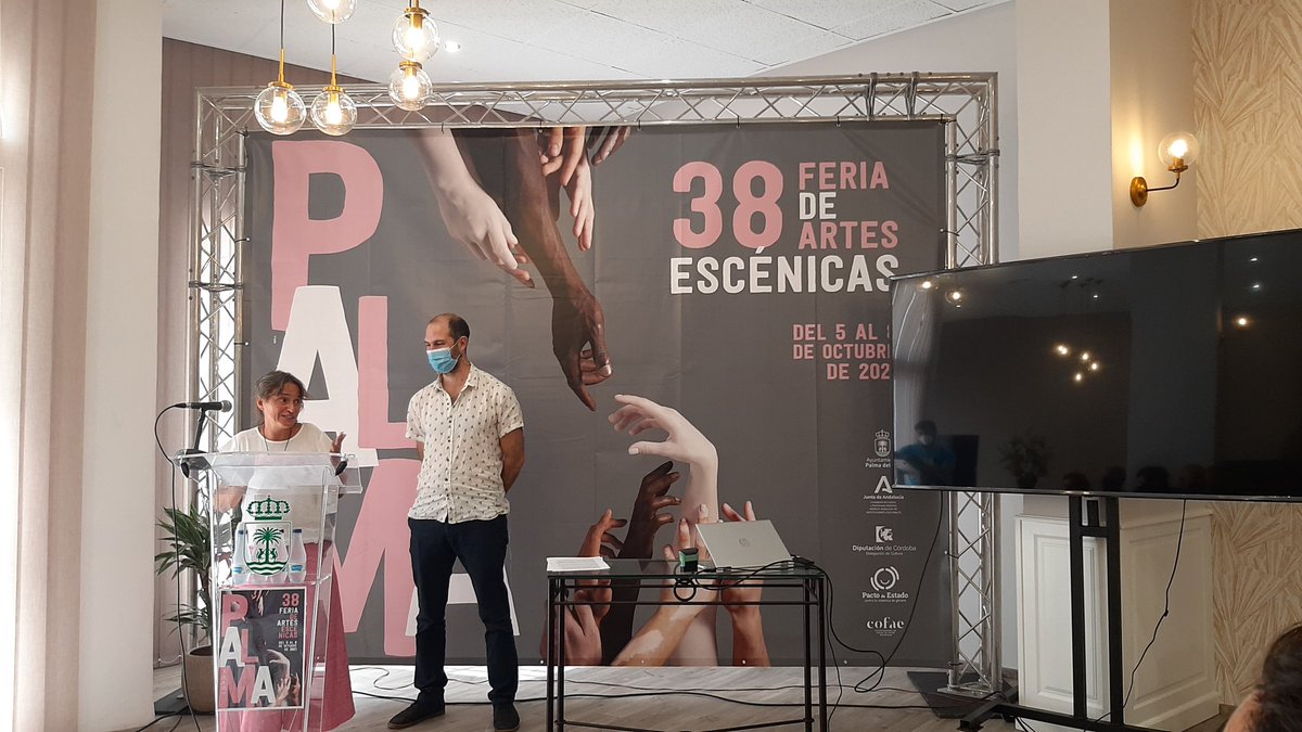 LaSalaRNE's tweet photo. Isla Aguilar y Miguel Oyarzun, directores artísticos del Festival Iberoamericano de Teatro de Cádiz, suscriben un acuerdo de colaboración con la Feria de Artes Escénicas de Palma del Río, dos citas en las que está presente #RNE

https://t.co/C9ecYffVhG
https://t.co/UMONOoZ4Dr https://t.co/O3Dx6hWsrd