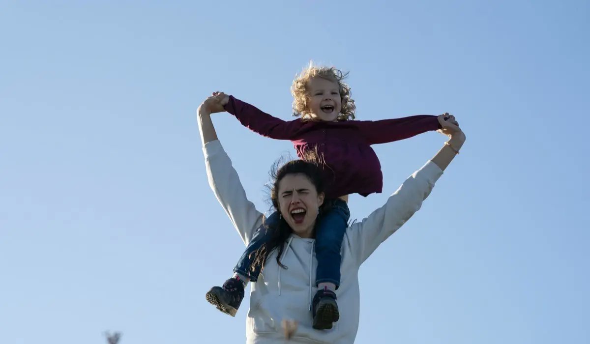 ericasnothere's tweet photo. “And then, I will tell her that the M stands for Maddy.
And, I'm gonna tell her, that this whole new world is for her.”✨

I'm crying, and I'm so happy for this beautiful girls.

#MAIDNetflix https://t.co/8ZZaGPWZyU