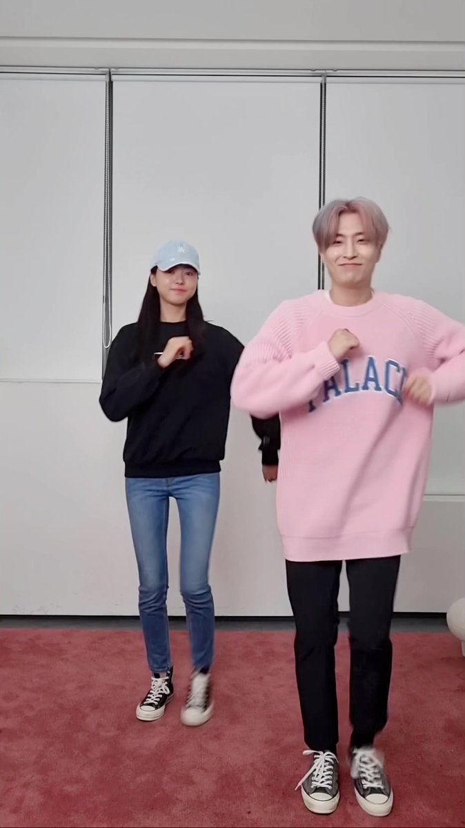 [📺] 영재 YOUNGJAE Tiktok:

Vibin with 임나영🙇‍♀️👍#영재 #Youngjae #COLORSfromArs #Vibin #VibinChallenge #WeVibin@.nayoung_lim95
🔗 tiktok.com/@youngjaexars/…

#영재 #갓세븐 #YOUNGJAE #GOT7
<a href="/YOUNGJAExArs/">영재 YOUNGJAE</a> <a href="/GOTYJ_Ars_Vita/">N</a>
2021.10.06, 08:39 PM
