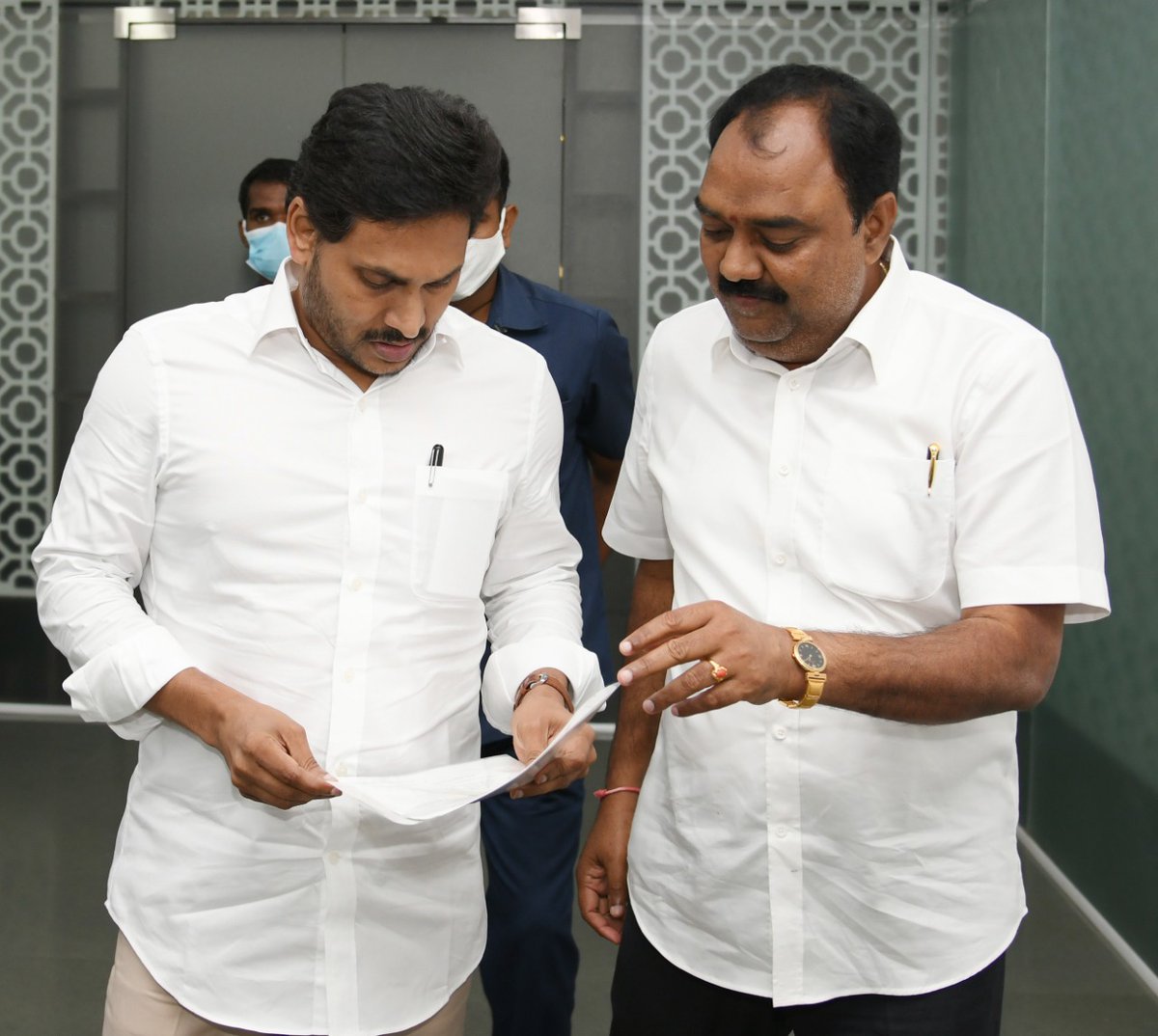 mcvijayanand's tweet photo. ఈ రోజు తాడేపల్లి సీఎం క్యాంప్ ఆఫీస్ లో సీఎం వైఎస్ జగన్ గారిని కలవడం జరిగింది
#CMYSJagan #VijayanandaReddy #YSRCP #Chittoor https://t.co/mtX7mikpFX