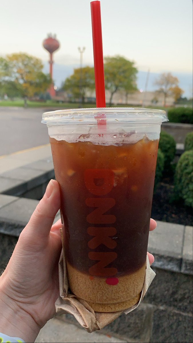 caroldalbi's tweet photo. Thanks @dunkindonuts for the curdled almond milk in my coffee and a leaking cup… and to think I almost drank it #happyhumpday https://t.co/W17TDG70F1