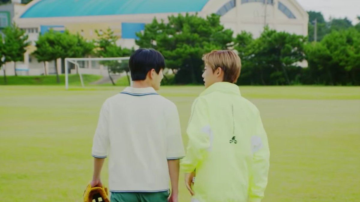 bobeomness's tweet photo. bobeom scenes in golden child music videos ❤🥺
damdadi - it's u - breathe - ddara
#GoldenChild #Bomin #Jibeom #BOBEOM #골든차일드 #최보민 #김지범 https://t.co/GN9Cup1mYG