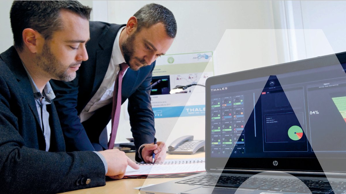 ThalesDefence's tweet photo. [#MaintenancePredictive] Des raisons de choisir 𝐒𝐦𝐚𝐫𝐭𝐟𝐥𝐞𝐞𝐭 ? 🤔 Dotée de capteurs intelligents, de systèmes de surveillance sur l’état de santé et de technologies #BigData, notre solution prédit les pannes en fonction des schémas d'utilisation 💪. #FED2021 https://t.co/RMC5VjjKpN