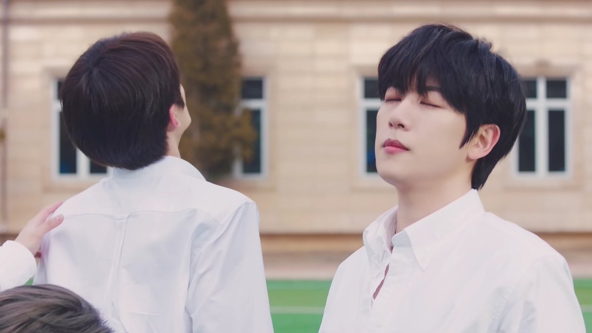 bobeomness's tweet photo. bobeom scenes in golden child music videos ❤🥺
damdadi - it's u - breathe - ddara
#GoldenChild #Bomin #Jibeom #BOBEOM #골든차일드 #최보민 #김지범 https://t.co/GN9Cup1mYG