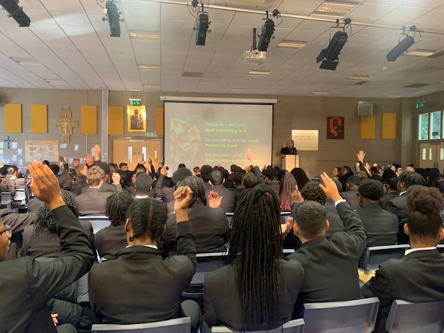 news4trinity's tweet photo. Harvest festival service at Trinity this morning with Rev Bridget #harvest #spiritualwellbeing #AFRIL #learninglovingliving #chaplaincy https://t.co/8fpn1EmEVx