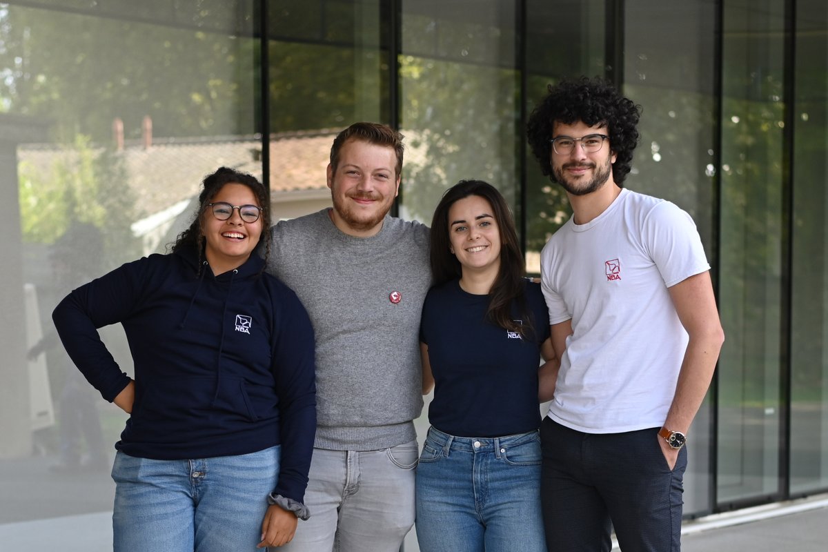 Bordeaux Neurocampus (@neuro_bordeaux) on Twitter photo A new board for <a href="/Asso_NBA/">Neuroscience in Bordeaux Association</a>, the association of students in neuroscience of <a href="/univbordeaux_EN/">University of Bordeaux</a>!
Welcome to the new members and thank you to the students for everything they do for Bordeaux Neurocampus !
bordeaux-neurocampus.fr/en/a-new-board… A new board for <a href="/Asso_NBA/">Neuroscience in Bordeaux Association</a>, the association of students in neuroscience of <a href="/univbordeaux_EN/">University of Bordeaux</a>!
Welcome to the new members and thank you to the students for everything they do for Bordeaux Neurocampus !
bordeaux-neurocampus.fr/en/a-new-board…