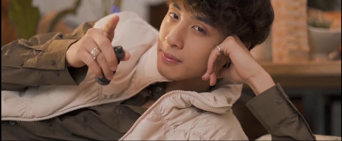 17CLAVERNUE's tweet photo. #MIKKI - WIWY MV Teaser <3 https://t.co/9tY1AV75m3