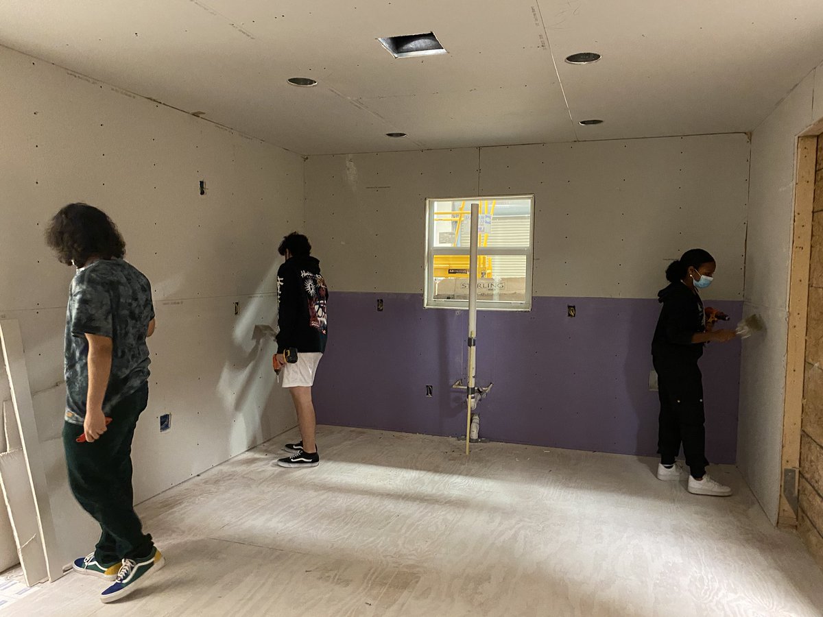 RidgeAcademies's tweet photo. Drywall is going up in Habitat #house9   We are just 2 months away from moving the house to its new address! @SDPBCChoiceCTE #ctepbc @MikeTrimWPTV @MiamiDolphins @JeralineJohnson @lizquirantes @SRHSHawks @tarakobel @jkh_74 https://t.co/c7L6IWXCvD