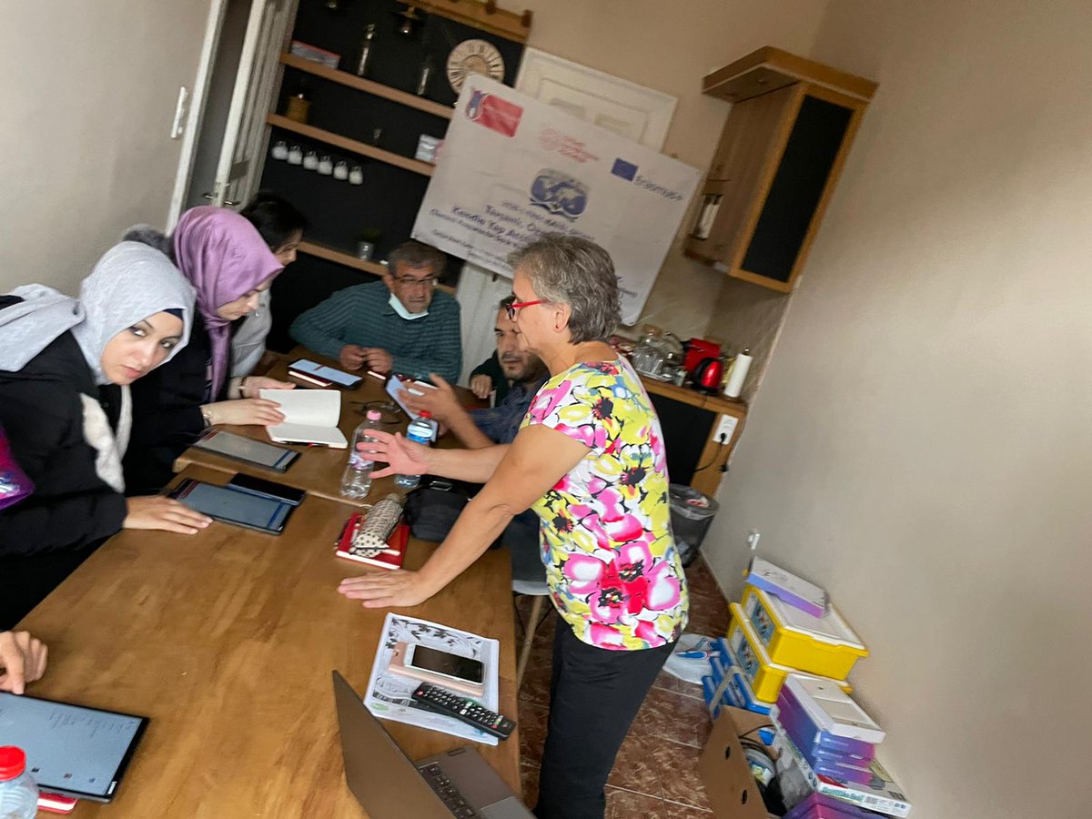 Diywe_Project's tweet photo. @ulusalajans tarafından desteklenen #erasmusplus projemizin Macaristan akışında ekibimiz; eğitim teknolojisi standartları, öğrencilerin öğrenmesini kolaylaştırmak ve dijital çağa uygun öğrenme ortamları ve değerlendirme etkinliklerinin tasarlanması konularını işledi. #erasmusdays https://t.co/FwSxnnMePq