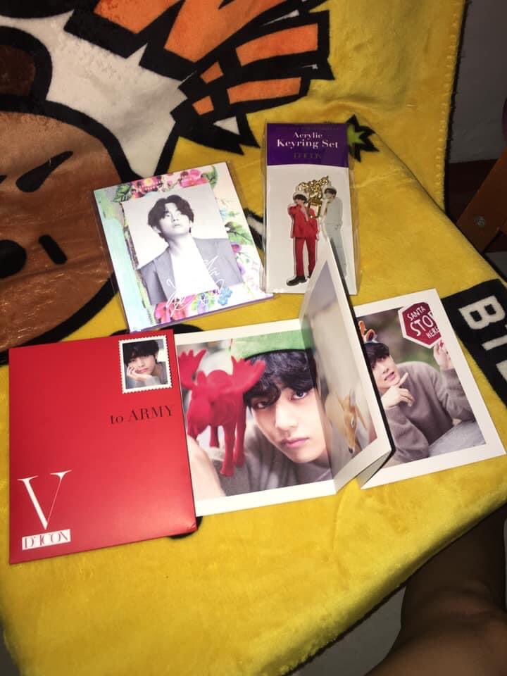 ‼️ONHAND‼️

V Dicon Acrylic Keychain
Accordion
Calendar
P800 all in. 

Dm for inquiries