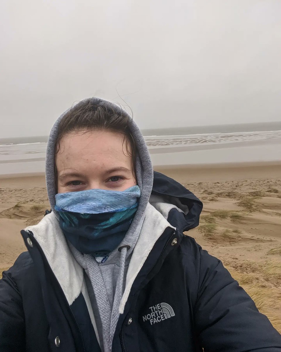 Who said TV isn't glamorous? 😉

Its kinda snuck up on me but in less than a week, the first ever production I worked on will be on telly!

On BBC One Wales Tue 12th October 21:00 

Its about the marine-related wonders around the welsh coast, called "Wonders of the Celtic Deep."