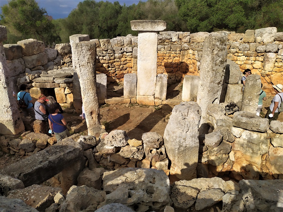 ORIENS_Cultura's tweet photo. #Oriens visitó los poblados talayóticos de #Menorca: Torre d’en Galmés, #Talatí de Dalt y #Trepucó, y la #Naveta des Tudons. #Talayot #Prehistoria #Arqueología #Cultura #Patrimonio
https://t.co/xZfWQesdB5 https://t.co/rrUspoW5GA
