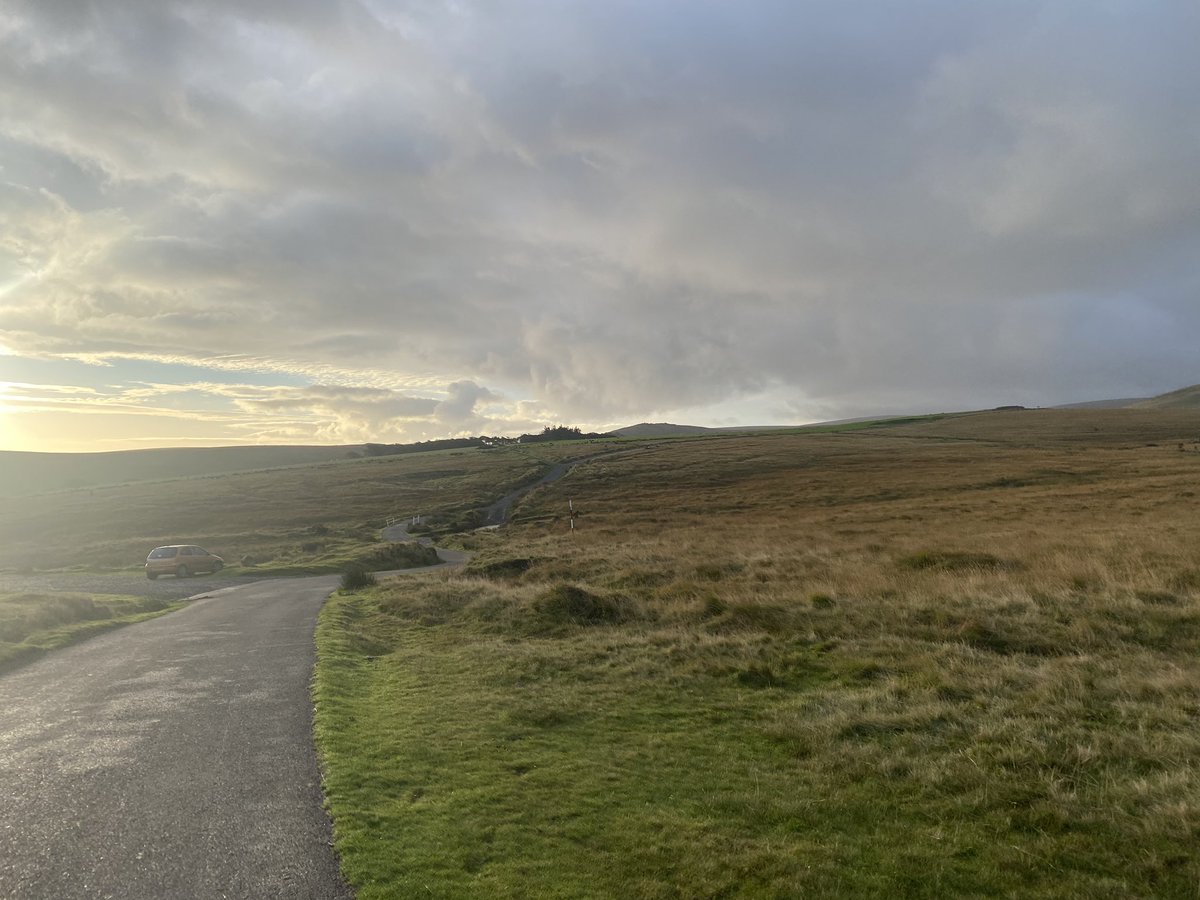 pardeep19922328's tweet photo. Have a great day everyone. #GoodMorningEveryone sunny 😎 morning = good run with some lovely views👌🏽. #staysafe #beactive #keepsmiling #goodmorning #WednesdayMotivation #postitivemindset #positivevibesonly💕💕💕 https://t.co/zvacmlhImh