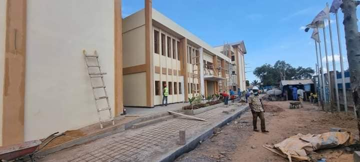 BANGUI,  LE NOUVEAU LYCÉE DE MISKINE  QUASI ACHEVÉ.
#Centrafrique #CARCrisis #CARHope
