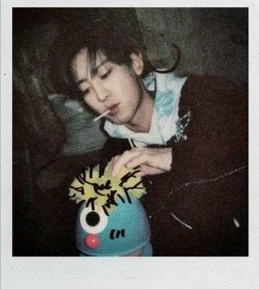 Ioeythinker's tweet image. #찬열 chanyeol polaroids ☆ﾟ.*･｡ﾟ