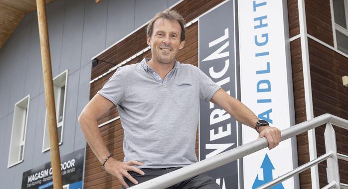 Superbe article sur Benoit LAVAL et son entreprise RAIDLIGHT. Benoît était venu présenter ses activités à nos étudiants de Master au mois de Juillet dernier. presences-grenoble.fr/actualites-com…