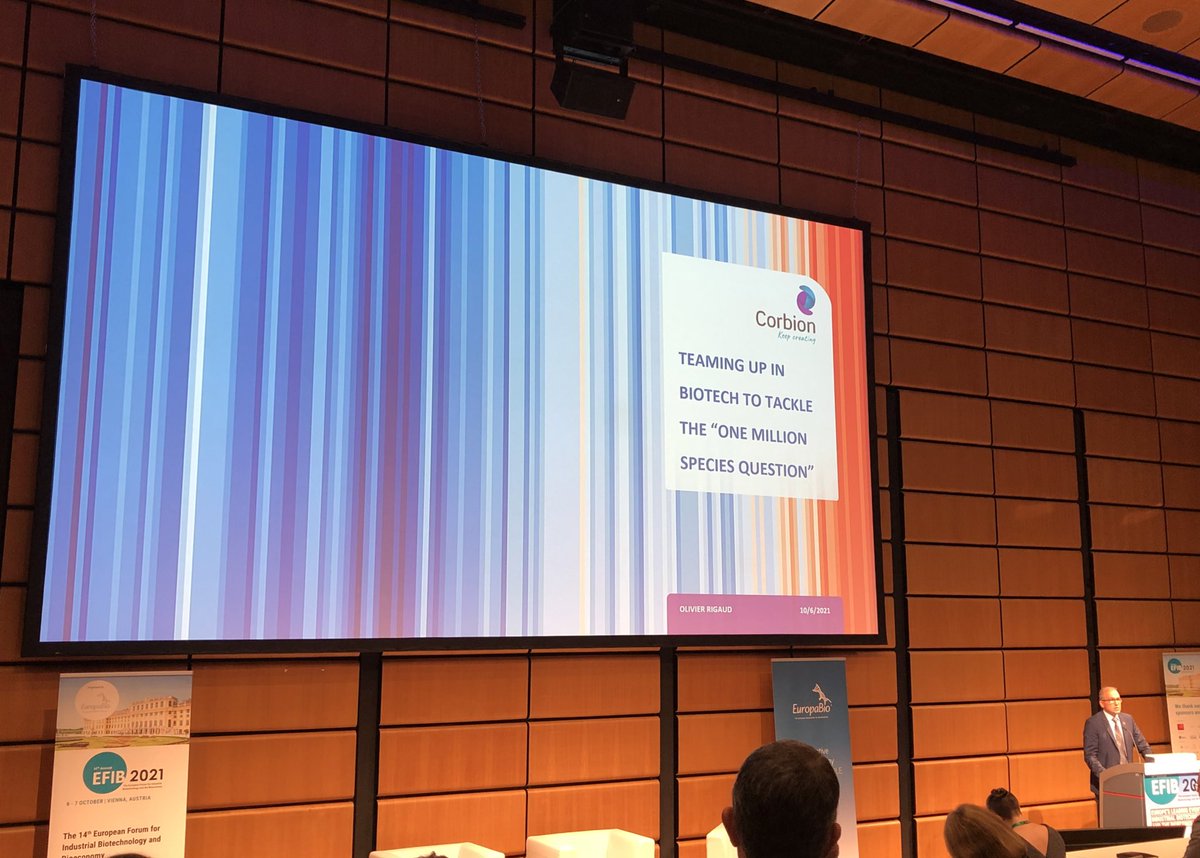 t_tmes's tweet photo. @CORBION CEO Olivier Rigaud making the point that it needs industry + regulators + civil society to make the fast change to save 1 mio species from extinction. For Corbion: not only production of bioplastic, but including end-of-life solutions. #creatingsustainability https://t.co/JclFMF4LOs
