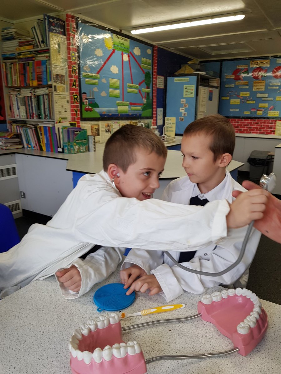 PenkfordSchool's tweet photo. KS2 pupils have been learning about the role of teeth in the #digestivesystem. Pupils looked at the different type of #teeth that humans have and their specific function. Pupils also took toothpaste and toothbrushes home. #healthyteeth #personalsocialdevelopment #science https://t.co/yOn4sdqWR0