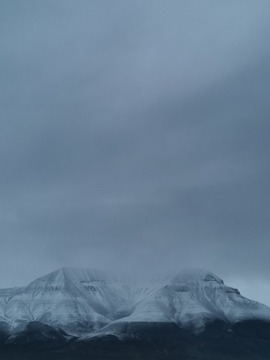 IngridAnell's tweet photo. Hello again Svalbard 🌧️🧊. Cannot fathom its been almost ten years since I once moved here and five since I last visited. Too long. Short visit for an excellent learning forum @UNISvalbard, where I've taken a prof 2 to teach co2 storage. Missed the view. #svalbard #iearth https://t.co/p7QzKZri7g