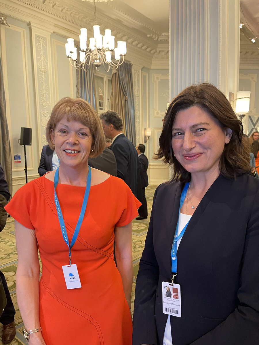 Delighted to meet Minister <a href="/morton_wendy/">Wendy Morton MP</a> again, great friend of #Georgia. Looking forward to COP26 Summit in Glasgow. 
🇬🇪🇬🇧
#Manchester #CPC21