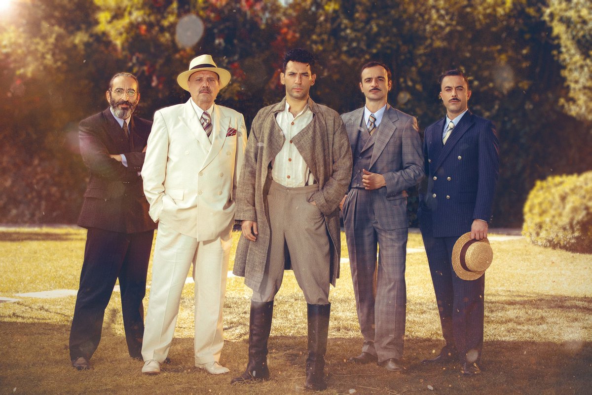 Edalizist's tweet photo. Düşmanını her zaman en yakında ara. Aziz çok yakında Show Tv de. 👑 @azizdizitv @showtv #aziz https://t.co/S8k8MozBTJ