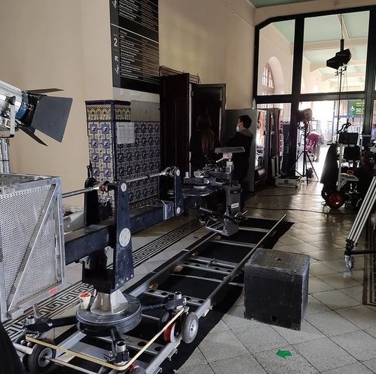 VGFilmOffice's tweet photo. ¡🎥 Continúan los rodajes en #VitoriaGasteiz!!
En esta ocasión, el cortometraje "Tula" bajo la dirección de Bea de Silva y las productoras #cscfilms y #extrapictures, en coproducción con #AmaniaFilms.
Mucha suerte!!
📸 IG de Csc Films https://t.co/Rcz7ZI3p4m
