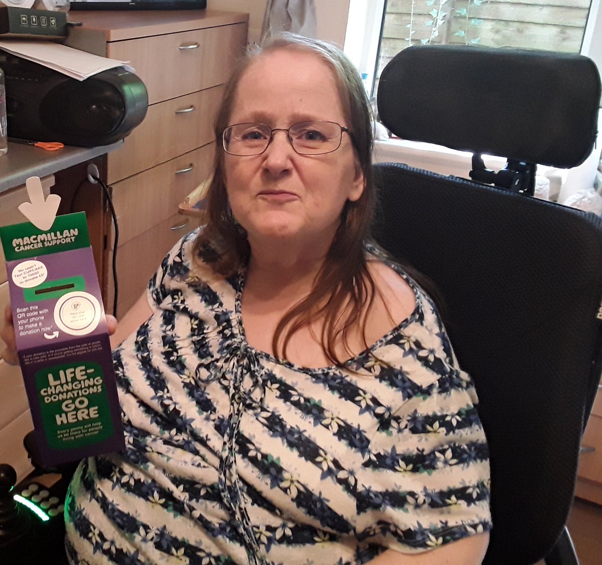 ForestCareTweet's tweet photo. Residents and staff enjoyed baked apple pastries here at the village, and we raised £63.00 for Macmillan Cancer support 🍏 https://t.co/ltqDkgWioL