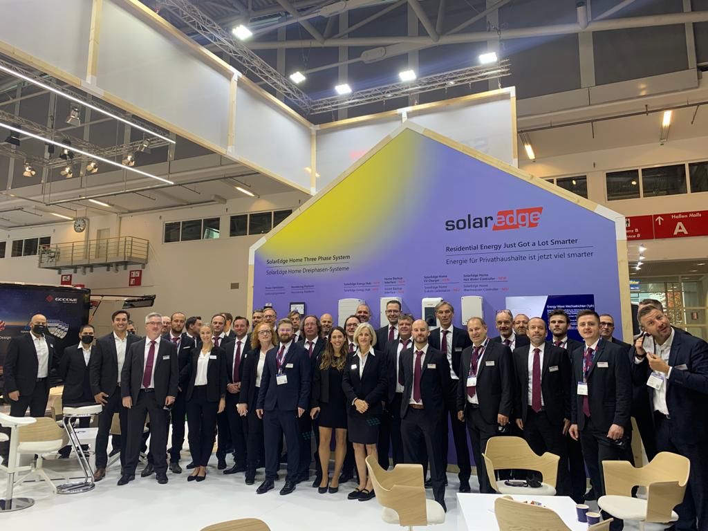 SolarEdgePV's tweet image. #Intersolar2021. Meet our amazing team at Hall B5, Booth 110! 
Explore the SolarEdge Home - our new smart energy management system designed to optimize energy consumption. 
#SolarEdgeHome #SolarEdgeEnergyBank #SmartEnergy @Intersolar