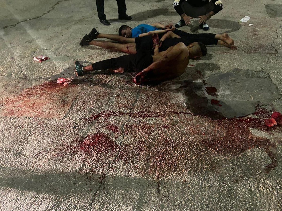 ElHispano77's tweet photo. #Concentaina, #Alicante. Dos riñas tumultuarias dejan varios heridos graves y 9 detenidos.
Valoren uds la escena. Esto es lo que tenemos actualmente en España.
@PoliciaSXXI tiene soluciones. Solo hace falta que los políticos quieran escuchar. https://t.co/5k6WgOqACR