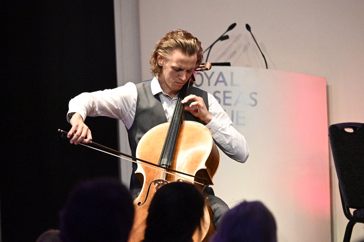 rosl1910's tweet image. Last night&apos;s Strings Section was the last chance this year for our talented soloists to make it through to the #ROSLAMC Gold Medal Final, and the four musicians competing didn&apos;t disappoint! Congratulations to cellist Matthias Balzat!

bit.ly/3lbsqbc

#ClassicalMusic