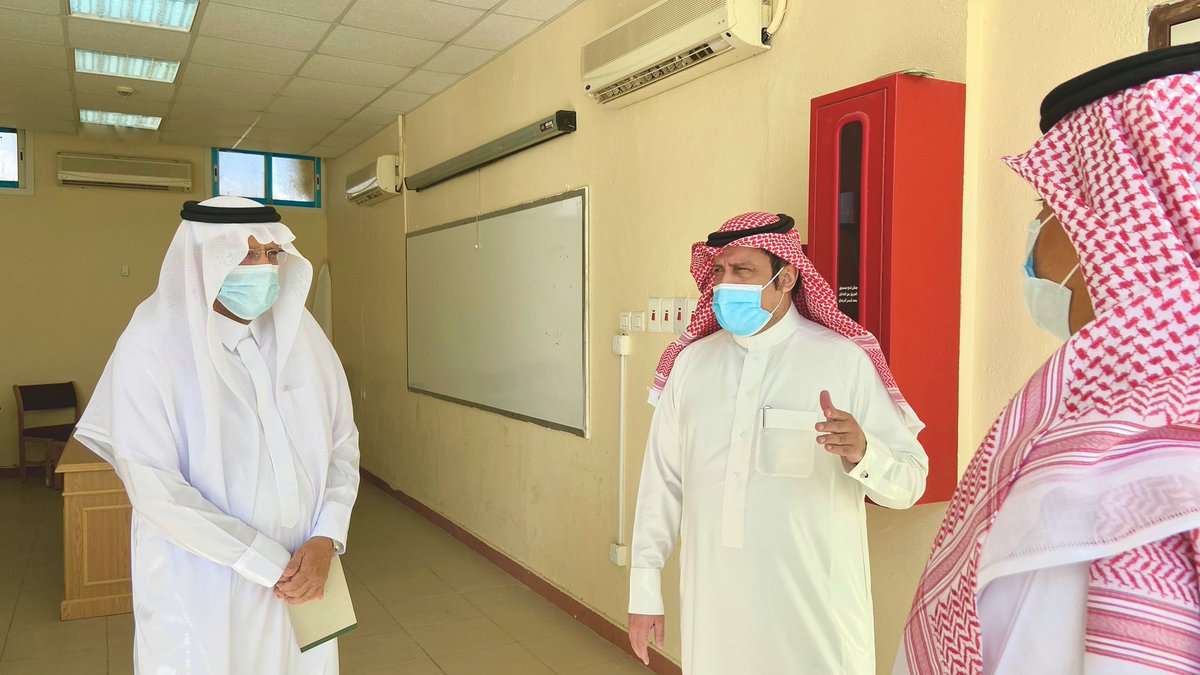 tabook_inst's tweet photo. المعهد العلمي في تبوك يستقبل الوكيل المساعد المكلّف للتعليم العام  د. فهد بن حماد التميمي ومدير إدارة الإشراف التربوي أ. محمد بن موسى الزهراني حيث اصطحبهما مدير المعهد الأستاذ منصور العنزي في جولة على الفصول الدراسية ومرافق المعهد المختلفة.

#وزارة_التعليم 
#تبوك https://t.co/RBAbqbNmrq
