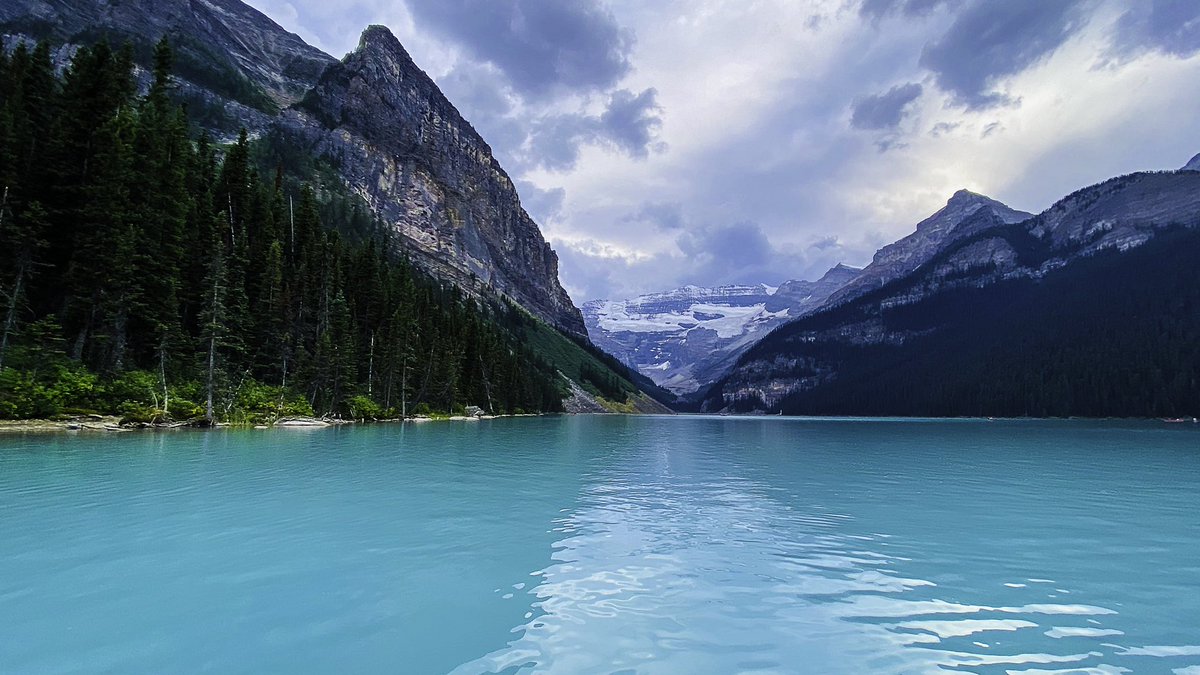 raeystudio's tweet photo. #banffnationalpark #lakelouise #alberta https://t.co/x1SoMplVSX