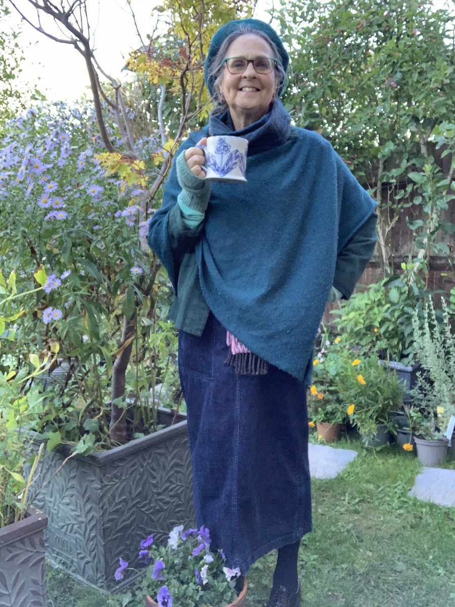 art_in_textiles's tweet photo. Morning everyone and #happywednesday. This is an #imreadyforanythingpose. Lots of #admin preparing for 2 future events (more about those soon) and ordering products with my designs &amp; cards. See them at https://t.co/BM0gtaehZE and https://t.co/d21XGbn5Jc under #BarbaraShaw https://t.co/bzmIRyTaQg