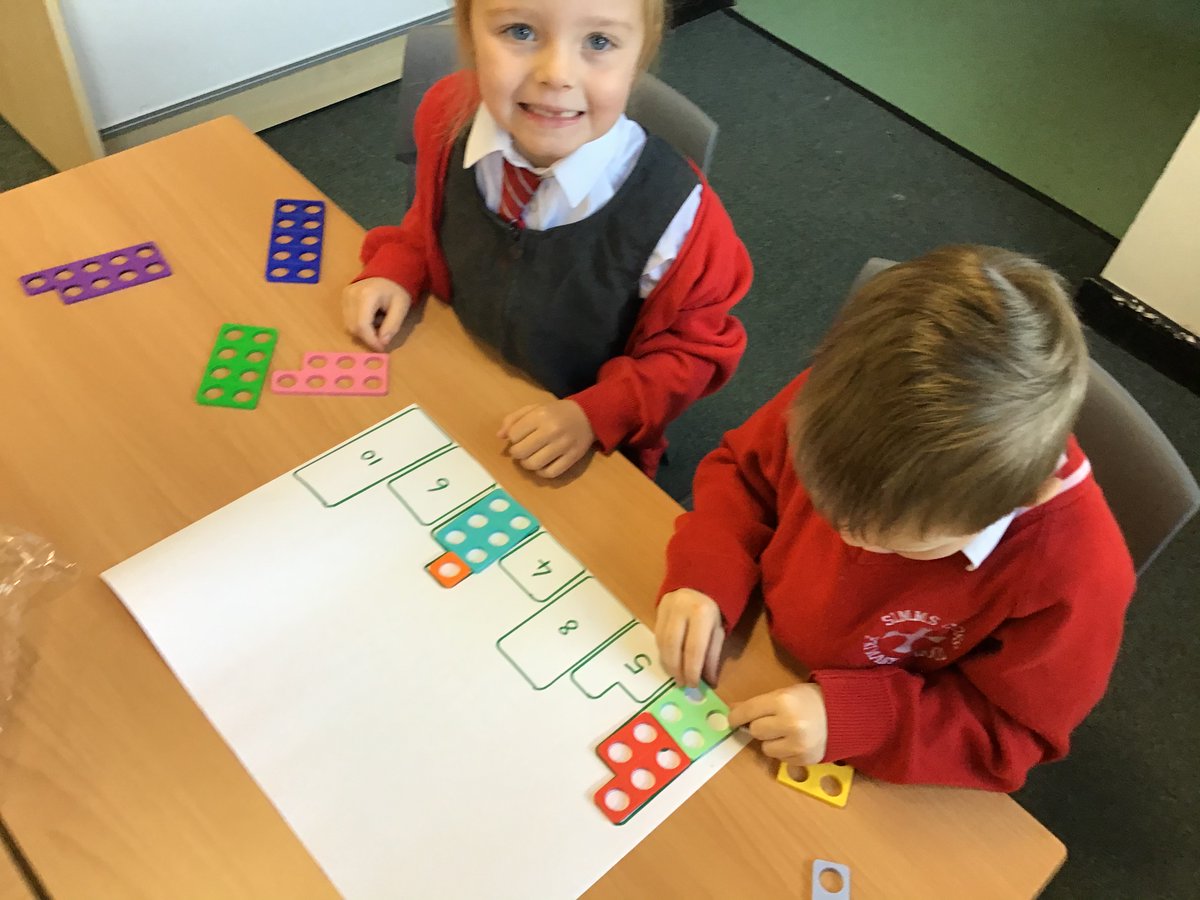 KingswayPAYear1's tweet photo. Year 1 are really enjoying Numicon city. This is helping us with our number bonds within 10. #SimmsCrossMaths @first4maths https://t.co/ajAjUHvSgY
