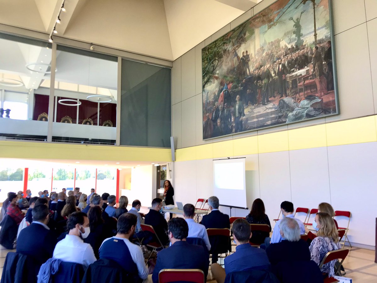 mick_levy's tweet photo. Magnifique salon d’honneur de @PolytechniqueE. Lieu ideal pour une learning expedition Data Managers pour un de nos clients @BD_Group https://t.co/f5Whlm3TVn