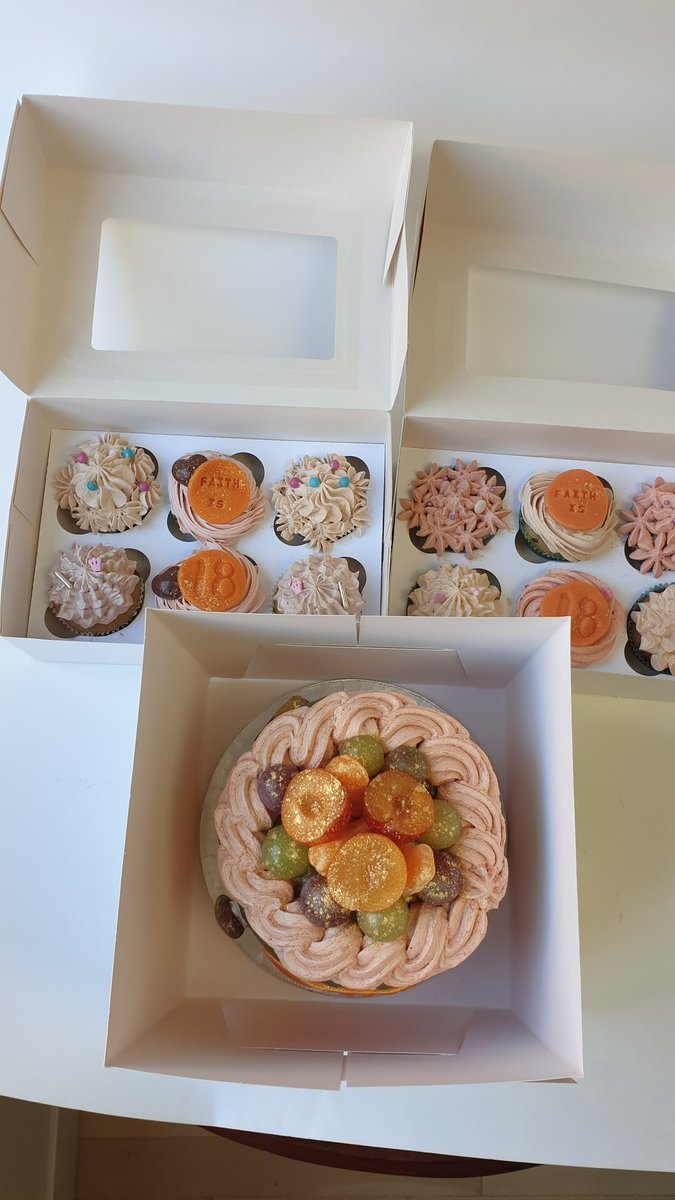 Ohng_co's tweet photo. Fruits de saison sitting pretty on a bed of vanilla madeleine cake wrapped in ermine and butter cream frosting 🎂🥰
Light, fresh with organic ingredients, and delicious without overdosing on sugar.
Literally, have your cake and eat it without guilt ;)
.
#OhNG #Paris #LayerCake https://t.co/pDWxkYUW97