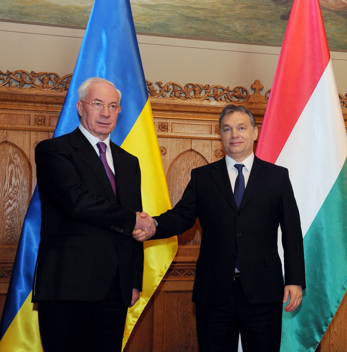 директор авиакомпании ереван фото. где находится азаров.